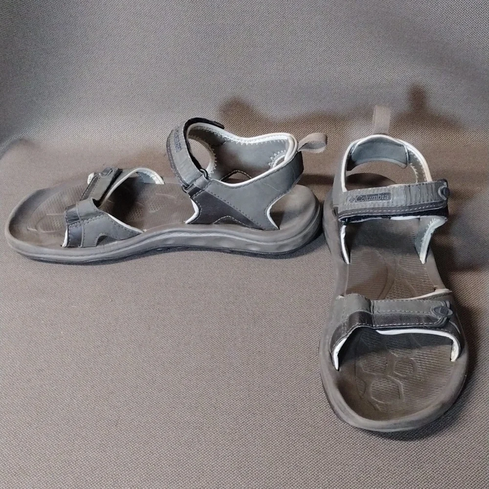 Columbia Techlite sandals 9